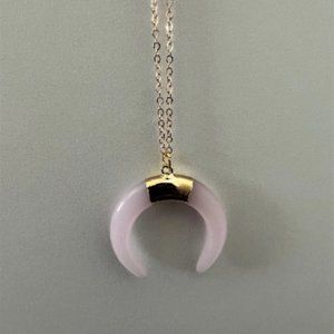 Beautiful Pink Quartz Horn Pendant Chain Necklace